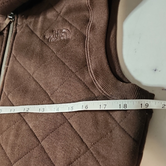 The North Face Dark Brown Quilted Vest - Picture 5 of 9